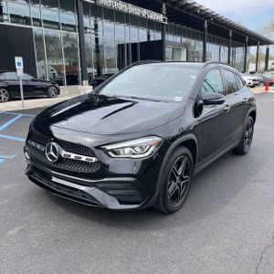 MERCEDES-BENZ GLA - 1