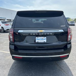 CHEVROLET SUBURBAN LS - 7