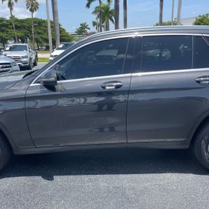 2022 Mercedes-BENZ GLC photo 4