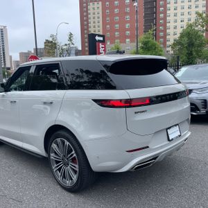 صورة 5 لـ 2024 LAND Rover RANGE ROVER SPORT P400 DYNAMIC SE