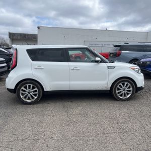 KIA SOUL + - 10