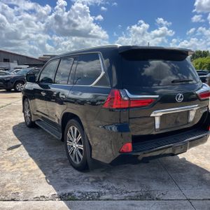 صورة 5 لـ 2017 Lexus LX 570 BASE
