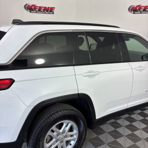 2024 JEEP GRAND CHEROKEE LAREDO — фото 8