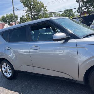صورة 11 لـ 2023 KIA SOUL LX