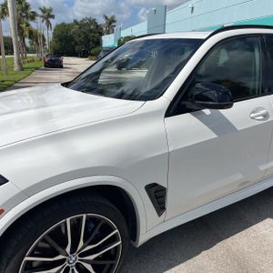 2025 BMW X5 M60I — фото 2