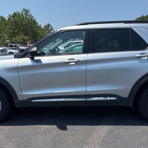 2022 FORD EXPLORER XLT 照片 4