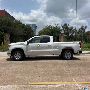2025 Chevrolet SILVERADO 1500 LT — фото 3