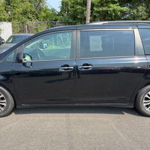 2020 Toyota SIENNA XLE 8-PASSENGER — фото 4