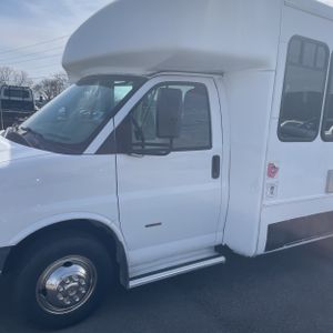 CHEVROLET EXPRESS 3500 - 2