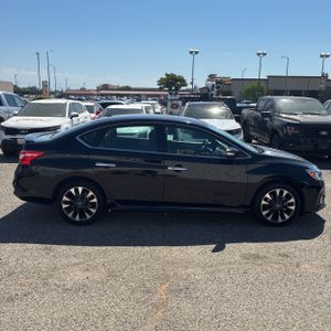 2019 Nissan SENTRA SR 照片 10