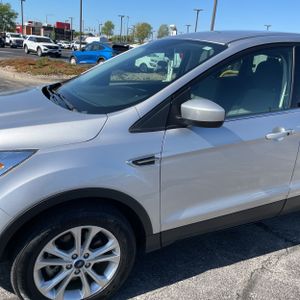 FORD ESCAPE SE - 2