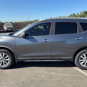 صورة 4 لـ 2017 Nissan ROGUE SV