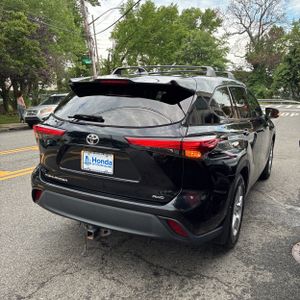 2020 Toyota HIGHLANDER L — фото 7