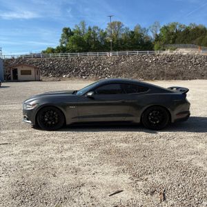 FORD MUSTANG GT PREMIUM - 3