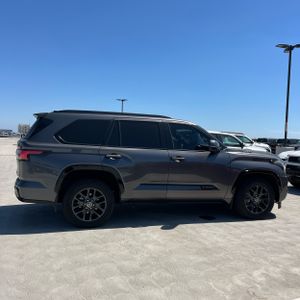 صورة 10 لـ 2023 Toyota SEQUOIA PLATINUM