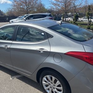 HYUNDAI ELANTRA GLS - 6