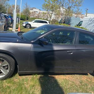 DODGE CHARGER SE - 3