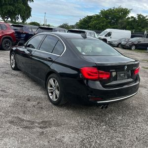 2017 BMW 330I XDRIVE — фото 5