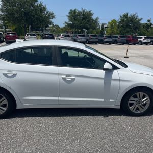 2019 Hyundai ELANTRA SE — миниатюра 11