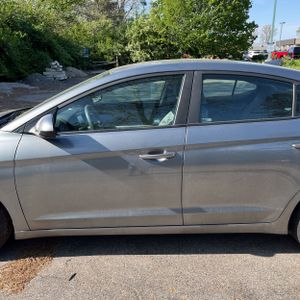 HYUNDAI ELANTRA SEL - 4