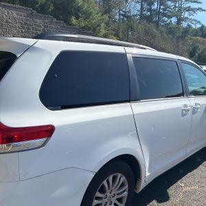 TOYOTA SIENNA - 9