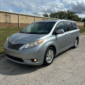 2016 Toyota SIENNA XLE 8-PASSENGER 照片 1