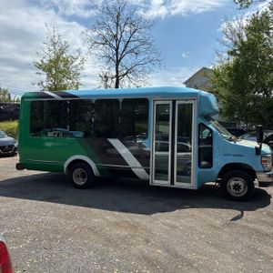 FORD E-450 CUTAWAY - 9