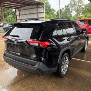 صورة 8 لـ 2021 Toyota RAV4 XLE PREMIUM