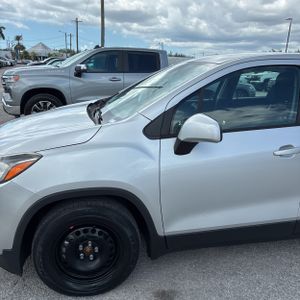 2019 Chevrolet TRAX LS 照片 2
