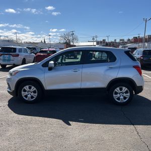 CHEVROLET TRAX LS - 3