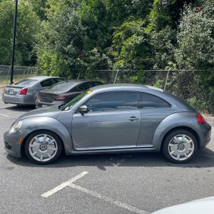 2012 Volkswagen BEETLE 2.5L PZEV — фото 3
