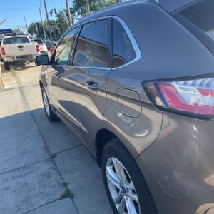FORD EDGE SEL - 6