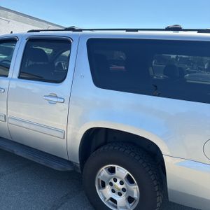 CHEVROLET SUBURBAN LT - 6