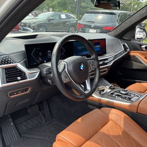 صورة مصغرة 43 لـ 2024 BMW X7 XDRIVE40I
