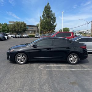 HYUNDAI ELANTRA SEL - 3