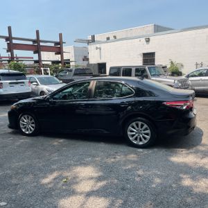 2020 Toyota CAMRY LE photo 3
