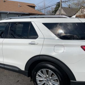 FORD EXPLORER HYBRID LIMITED - 6