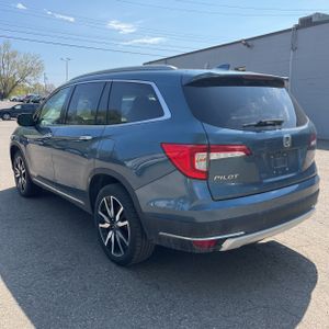 HONDA PILOT TOURING W/REAR CAPTAIN'S CHAIRS - 5