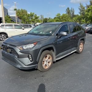 صورة 1 لـ 2021 Toyota RAV4 XLE