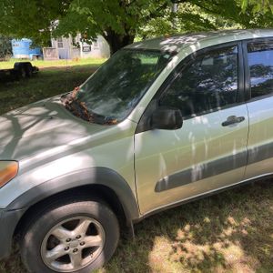 2001 Toyota RAV4 BASE — фото 2