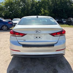 صورة 7 لـ 2017 Hyundai ELANTRA SE