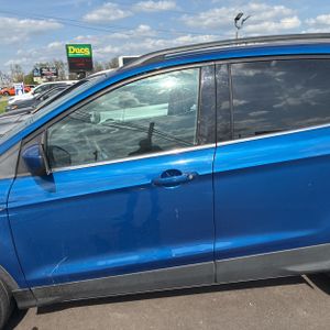 FORD ESCAPE SE - 4