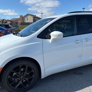 CHRYSLER PACIFICA TOURING L - 2