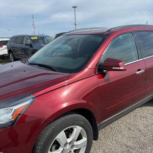 CHEVROLET TRAVERSE LT - 2