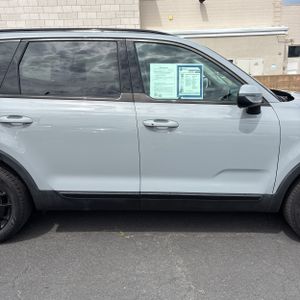 2022 KIA TELLURIDE EX photo 9