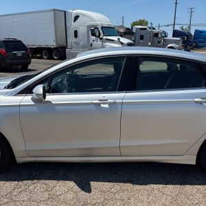 صورة 4 لـ 2016 FORD FUSION SE
