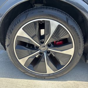 2025 AUDI SQ6 E-TRON PRESTIGE 缩略图 19