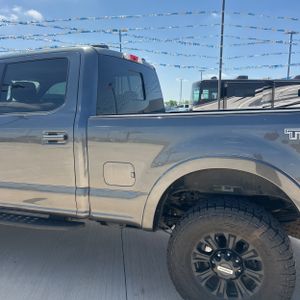 FORD F-250 SUPER DUTY LARIAT - 6