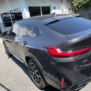 صورة 4 لـ 2022 BMW X4 M40I