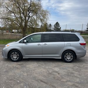 TOYOTA SIENNA - 3